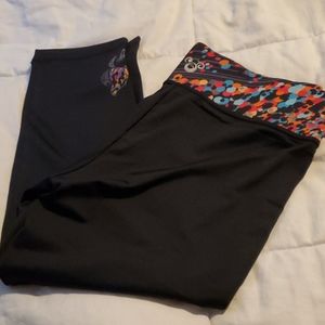 Disney Work Out Pants Medium Capri Crop Black